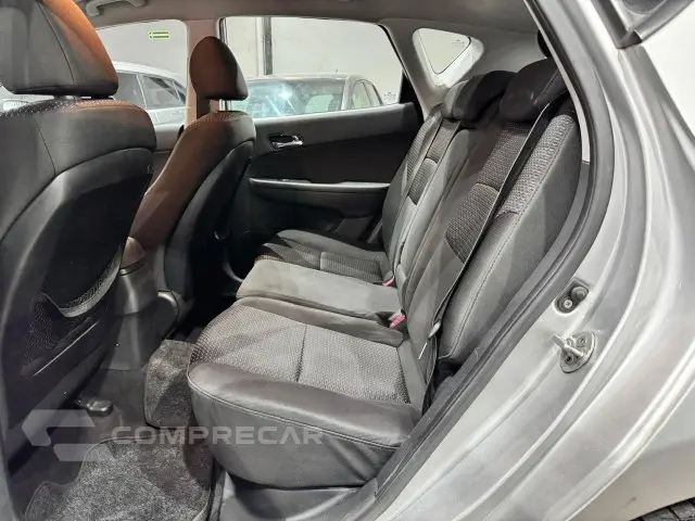I30 - 2.0 MPFI GLS 16V 4P MANUAL