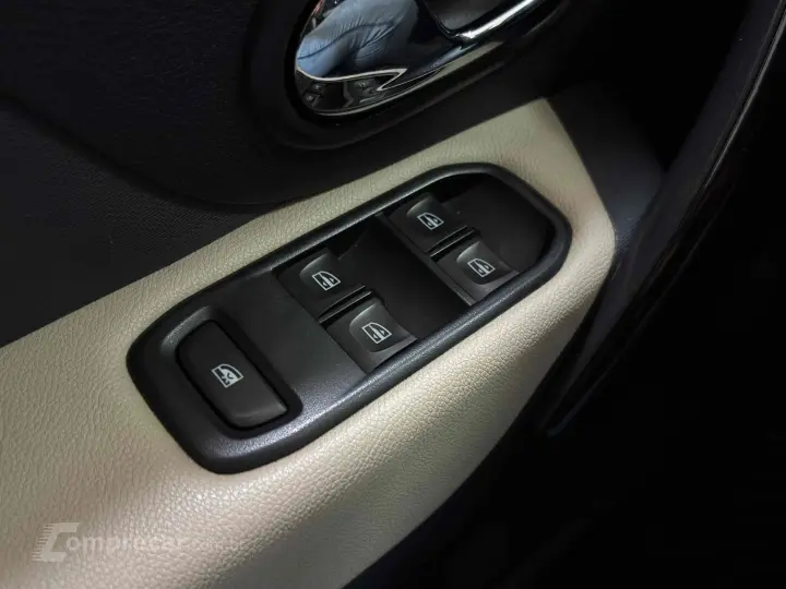 SANDERO 1.6 16V SCE FLEX STEPWAY ICONIC X-TRONIC