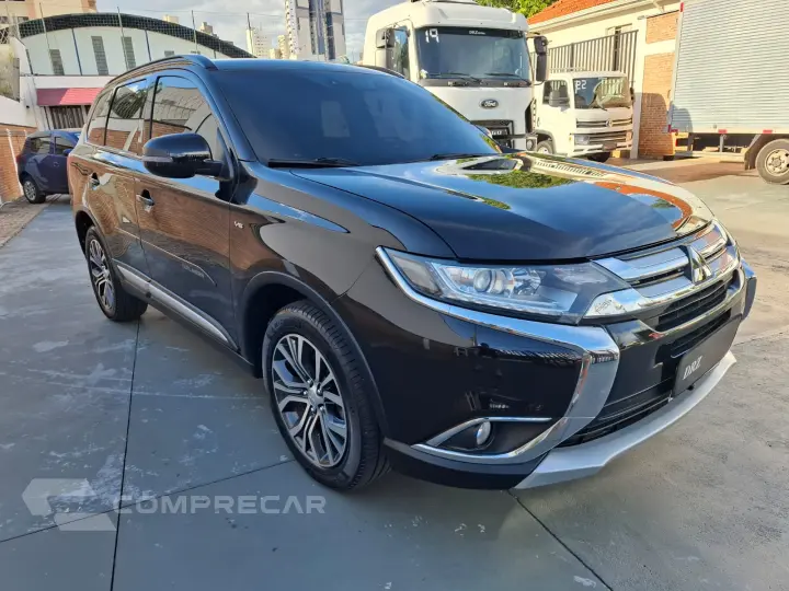 OUTLANDER 3.0 GT 4X4 V6 24V