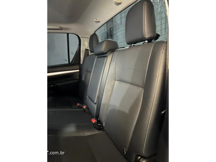 HILUX 2.8 D-4D TURBO DIESEL CD SRX 4X4 AUTOMÁTICO