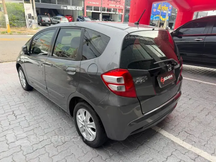 Fit LX 1.4/ 1.4 Flex 8V/16V 5p Mec.