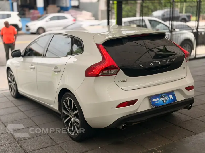 V40 2.0 T4 Momentum