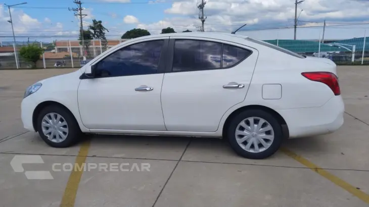 Versa Sedan 1.6 16V 4P FLEX SV