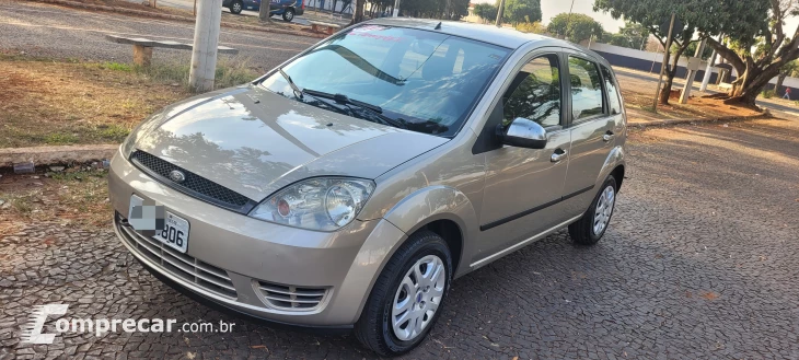 FIESTA 1.6 MPI Class Hatch 8V