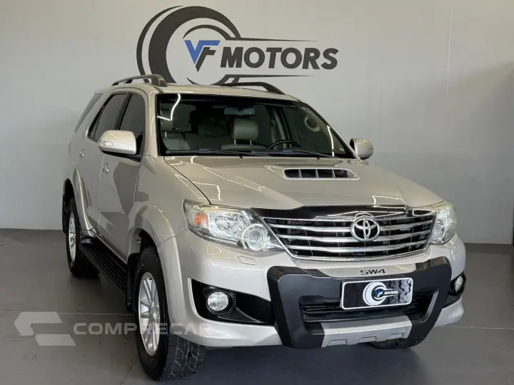 HILUX SW4 3.0 SRV 4X4 7 LUGARES 16V TURBO INTERCOOLER DIESEL