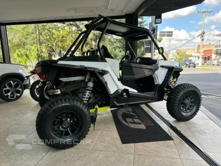 RZR XP 1000 EPS 4X4 (UTV)