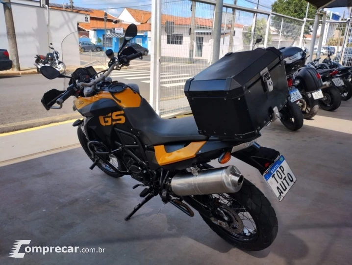F 800
