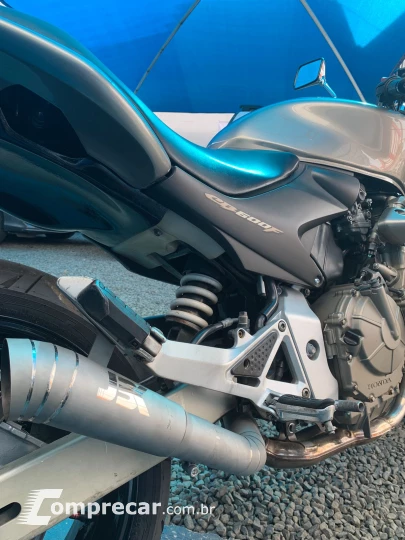 CB 600 F HORNET