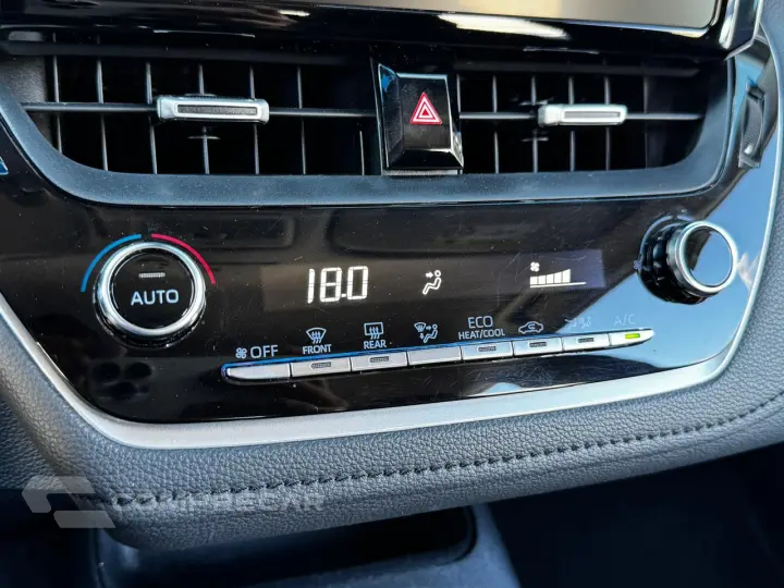 COROLLA 1.8 VVT-I Hybrid Altis