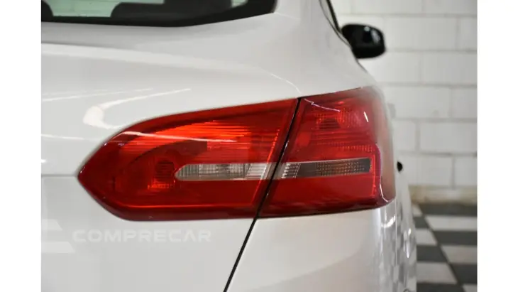 FOCUS SEDAN - 2.0 SE 16V 4P POWERSHIFT