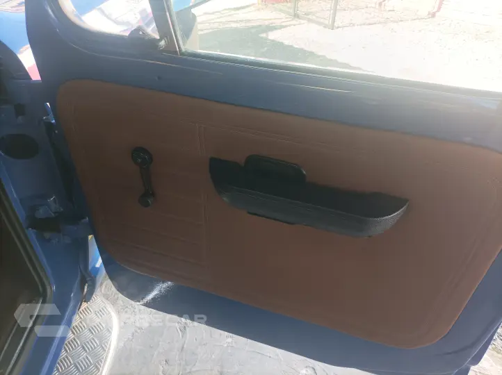 F1000