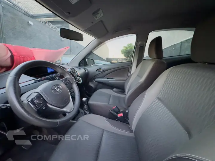Etios Sedan 1.5 16V 4P FLEX XS