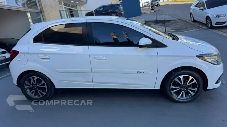 ONIX HATCH LTZ 1.4 8V FlexPower 5p Mec.