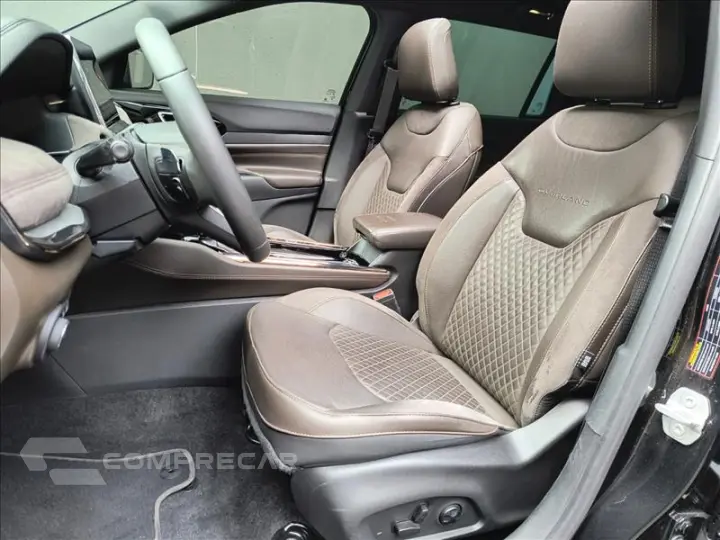 COMMANDER 1.3 T270 Turbo Overland