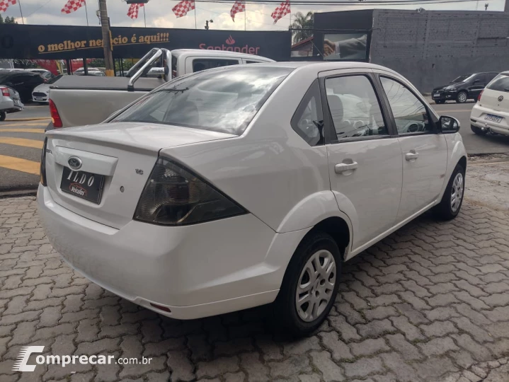 FIESTA 1.6 Rocam SE Sedan 8V
