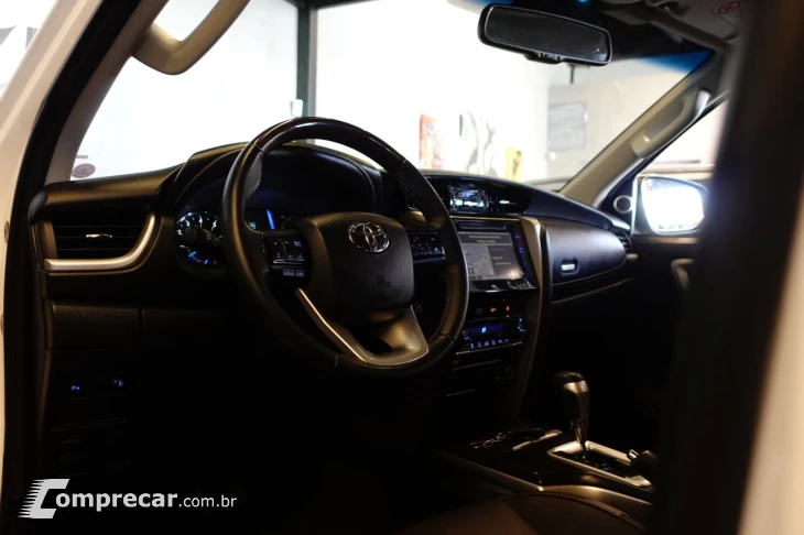 Hilux SW4 2.7 16V 4P FLEX SRV 7 LUGARES AUTOMÁTICO