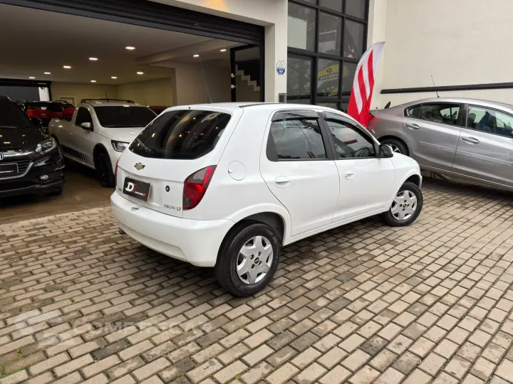 CELTA 1.0 MPFI LT 8V
