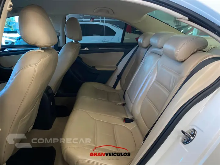 JETTA 2.0 COMFORTLINE FLEX 4P TIPTRONIC