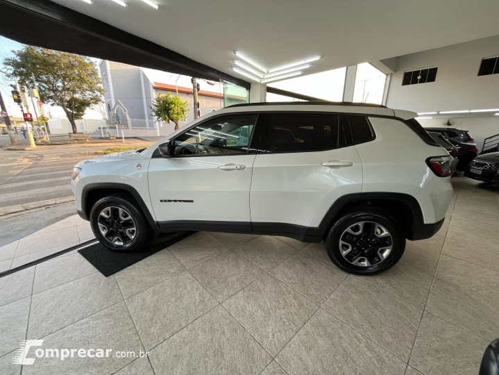 COMPASS 2.0 16V DIESEL TRAILHAWK 4X4 AUTOMÁTICO