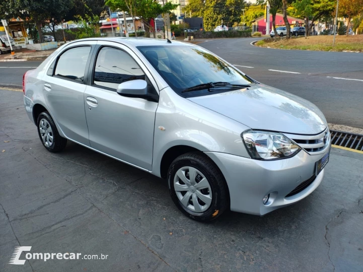 ETIOS 1.5 XS Sedan 16V