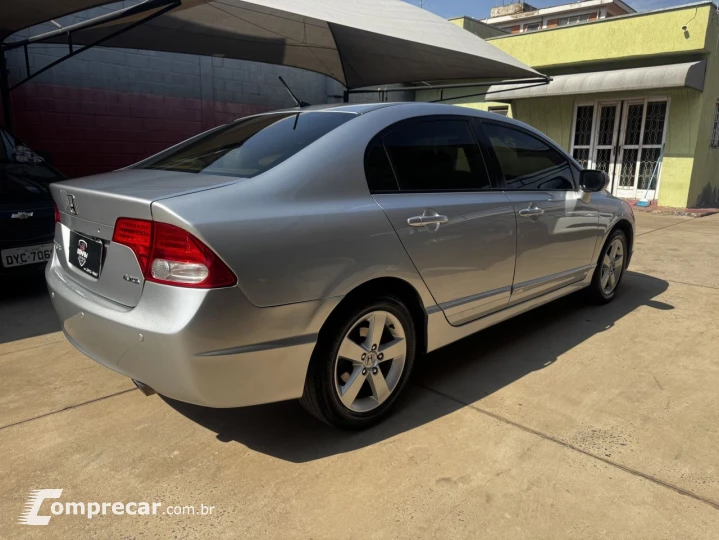 Civic 1.8 16V 4P LXS AUTOMÁTICO
