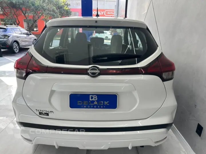 KICKS Active 1.6 16V Flex Aut.