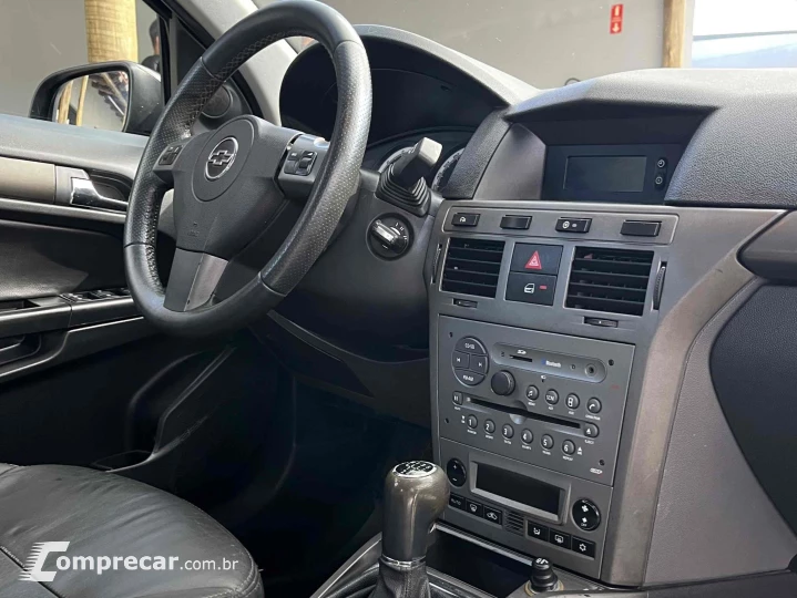 VECTRA 2.0 MPFI GT HATCH 8V FLEX 4P MANUAL