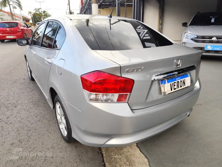 CITY 1.5 DX Sedan 16V