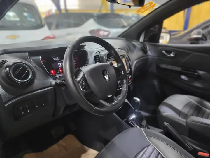 CAPTUR Intense 2.0 16V Flex 5p Aut.