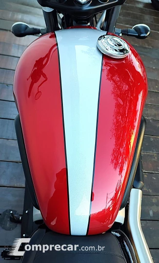 TRIUMPH STREET SCRAMBLER