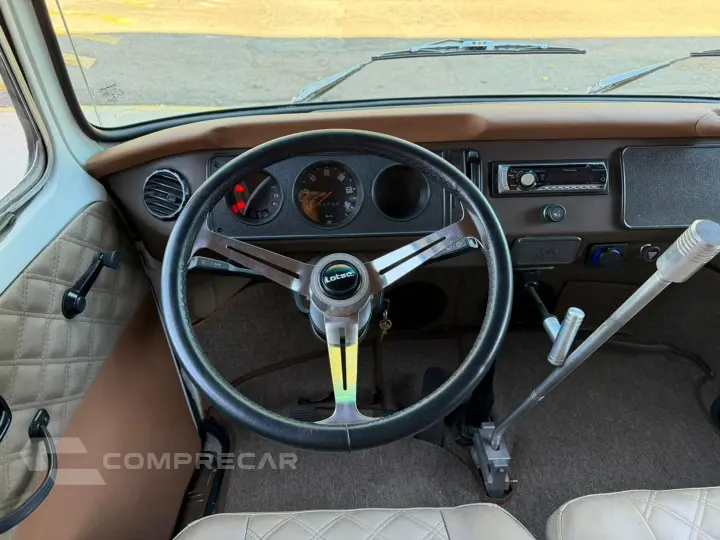 Kombi 1.6 Std 8V Gasolina 3P Manual