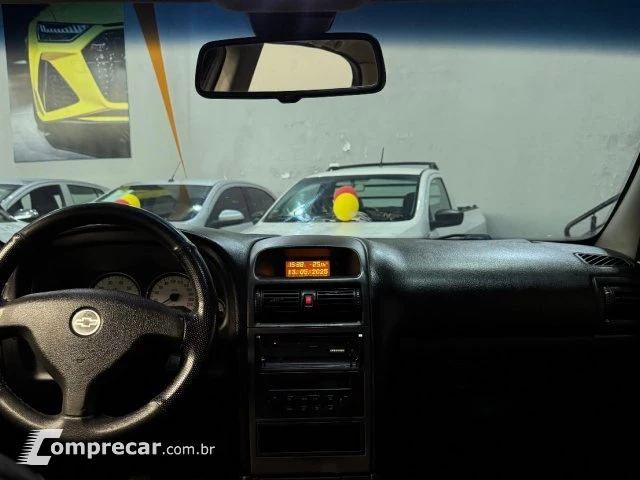 ASTRA HATCH - 2.0 MPFI ADVANTAGE 8V 4P MANUAL