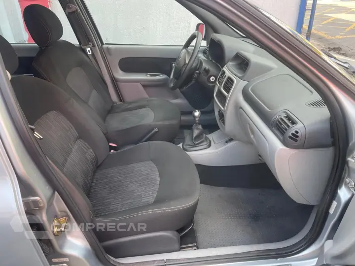 CLIO 1.0 Expression 8V