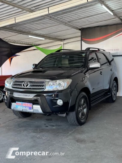 Hilux SW4 SRV D4-D 4x4 3.0 TDI Dies. Aut