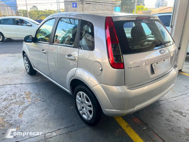 FIESTA 1.6 MPI Class Hatch 8V
