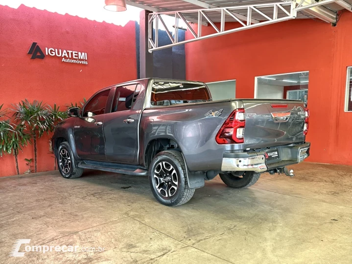 HILUX 2.8 D-4D TURBO DIESEL CD SRX 4X4 AUTOMÁTICO
