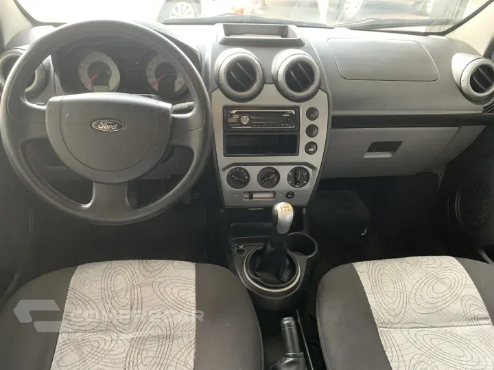 FIESTA 1.6 MPI Class Sedan 8V
