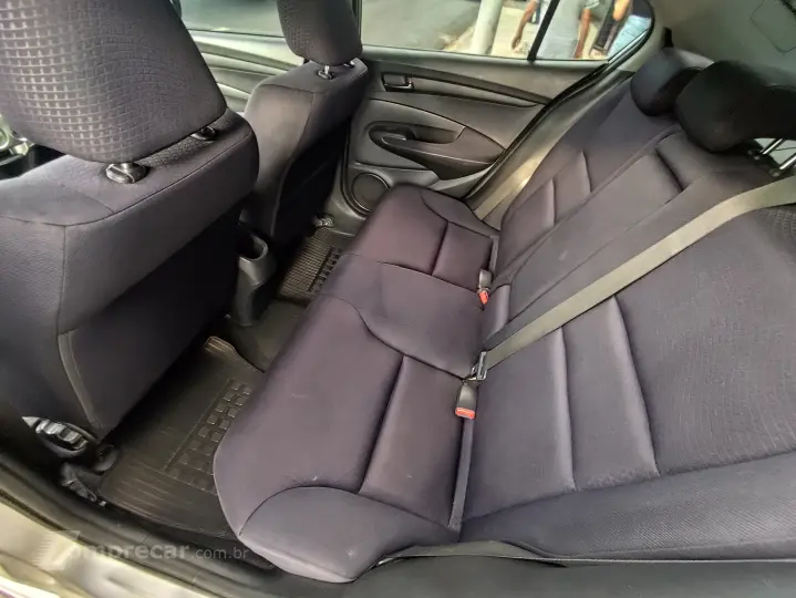 CITY 1.5 DX Sedan 16V