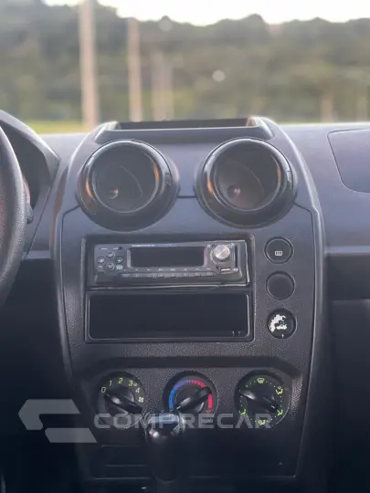 Fiesta Sedan 1.0 8V Flex 4p