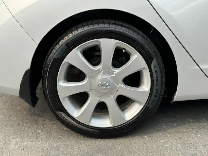 Elantra GLS 1.8 16V Aut.