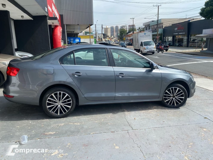 JETTA 2.0 TSI Highline 211cv