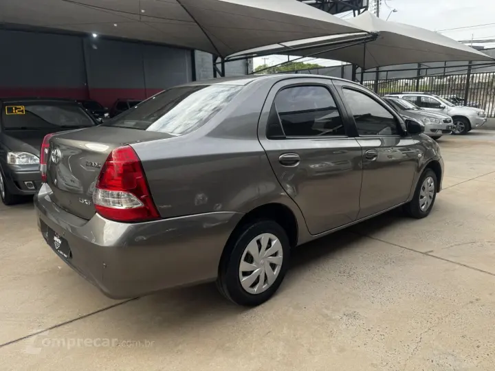 Etios Sedan 1.5 16V 4P FLEX XS