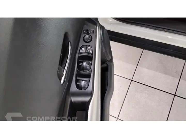 KICKS 1.6 16V FLEX SV 4P XTRONIC