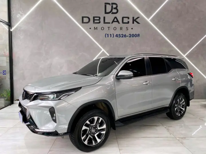 Hilux SW4 SRX Plat. 4x4 2.8 TB Die. Aut.