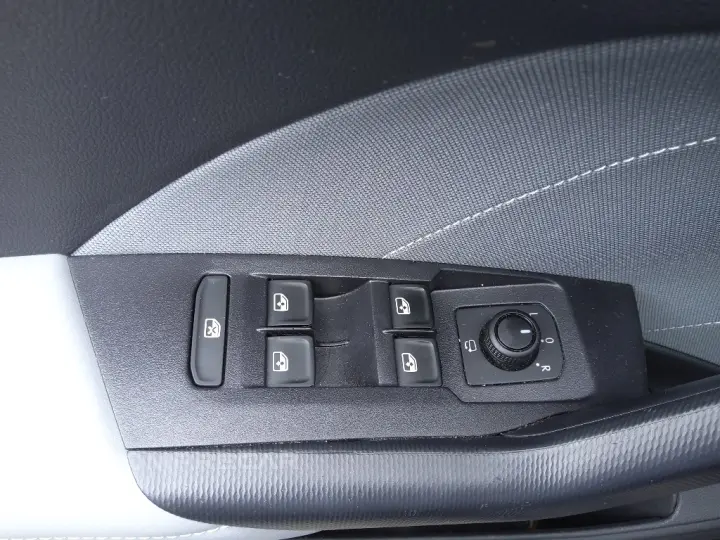 T-CROSS 1.0 200 TSI TOTAL FLEX COMFORTLINE AUTOMÁTICO