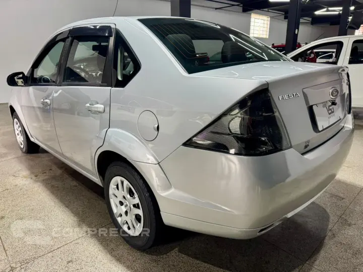 Fiesta Sedan 1.6 4P FLEX