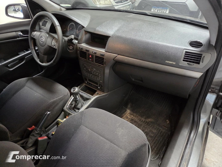 VECTRA 2.0 MPFI GT HATCH 8V FLEX 4P MANUAL