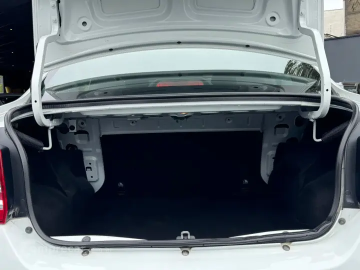 LOGAN 1.0 12V SCE ZEN