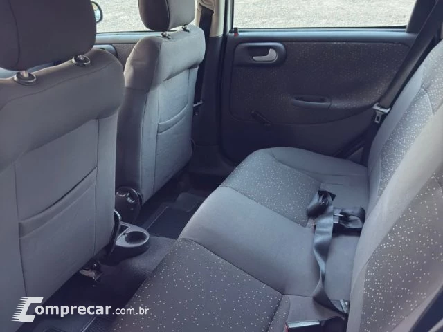 CORSA SEDAN - 1.4 MPFI PREMIUM SEDAN 8V 4P MANUAL