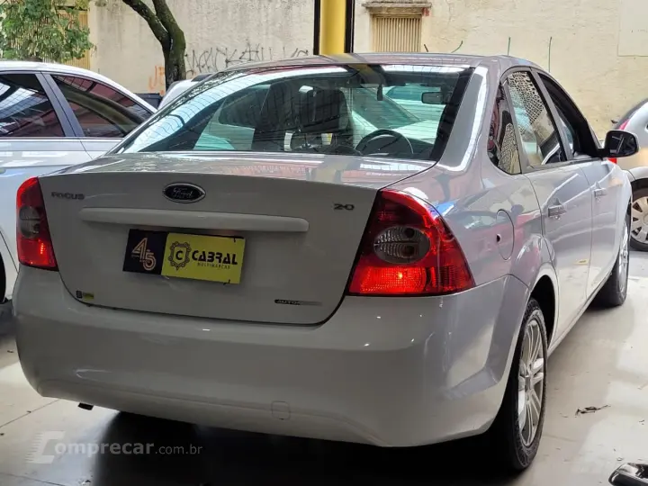 Focus Sedan 2.0 16V/2.0 16V Flex 4p Aut.